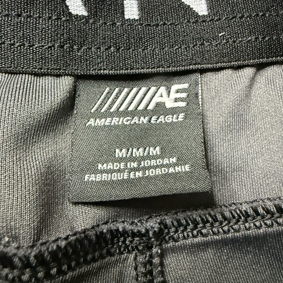 American Eagle Men's Black Camo Patterned Shorts Medium 9” inseam - Picture 4 of 6